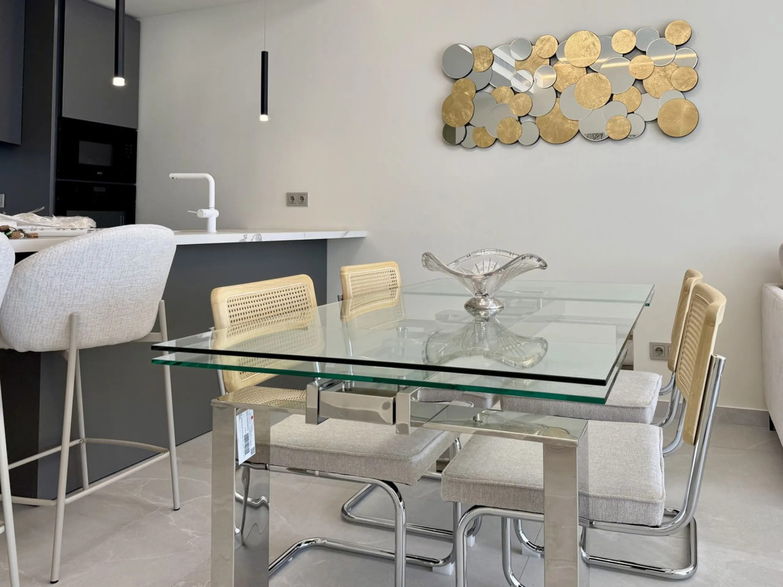 Apartment - Middle Floor Apartment в продаже в Fuengirola, Málaga. В доме 2 спален и 2 ванных комнат. Площадь дома 89 м²