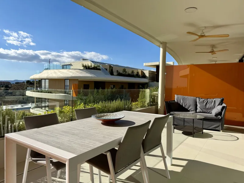 Apartment - Middle Floor Apartment в продаже в Fuengirola, Málaga. В доме 2 спален и 2 ванных комнат. Площадь дома 89 м²