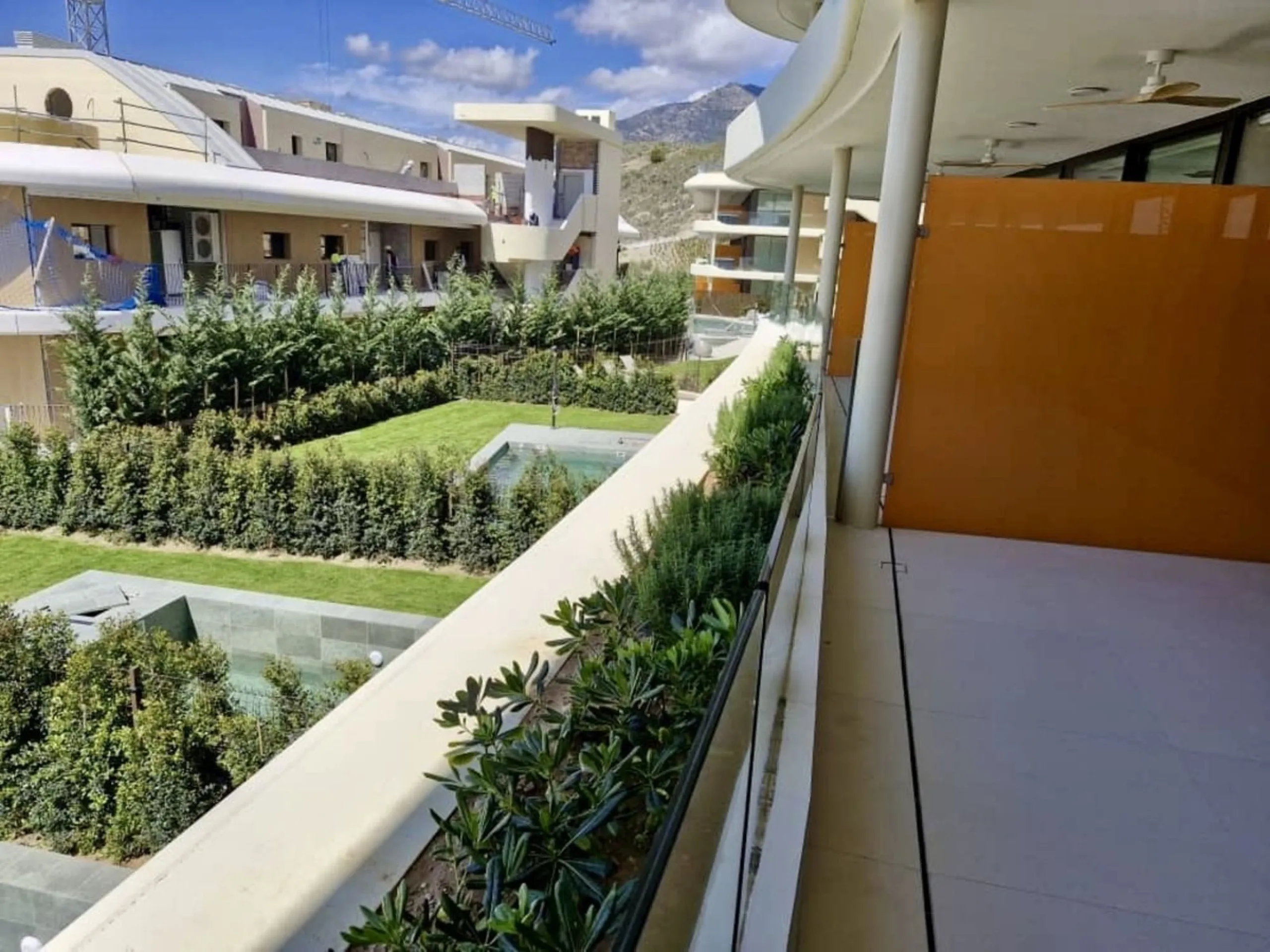 Apartment - Middle Floor Apartment в продаже в Fuengirola, Málaga. В доме 2 спален и 2 ванных комнат. Площадь дома 89 м²