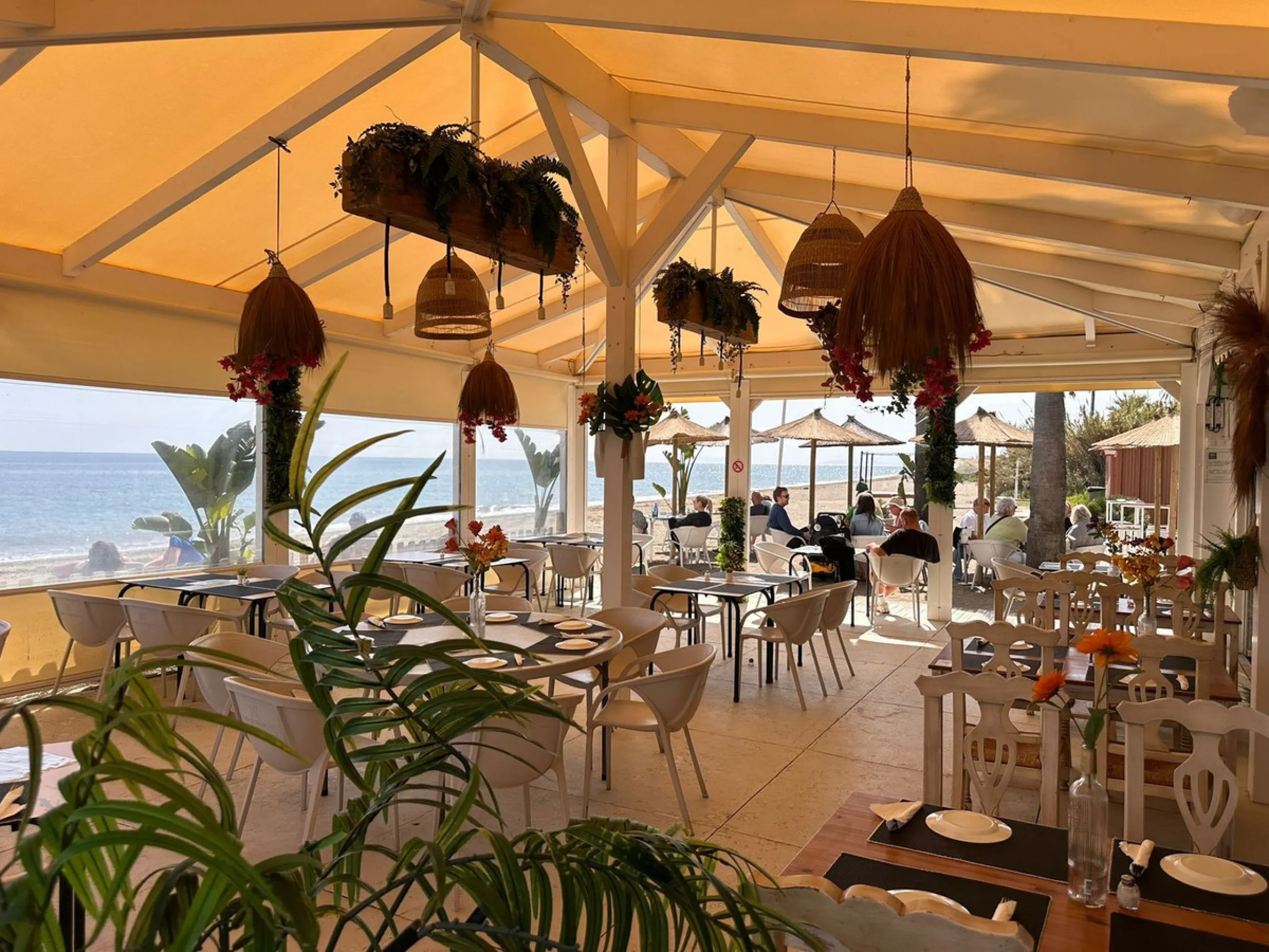 We present this extraordinary property located in the prestigious Costalita Urbanization, in the heart of the New Golden Mile of Estepona, one of the most sought-after destinations on the Costa del Sol. This elegant and spacious ground-floor apartment off