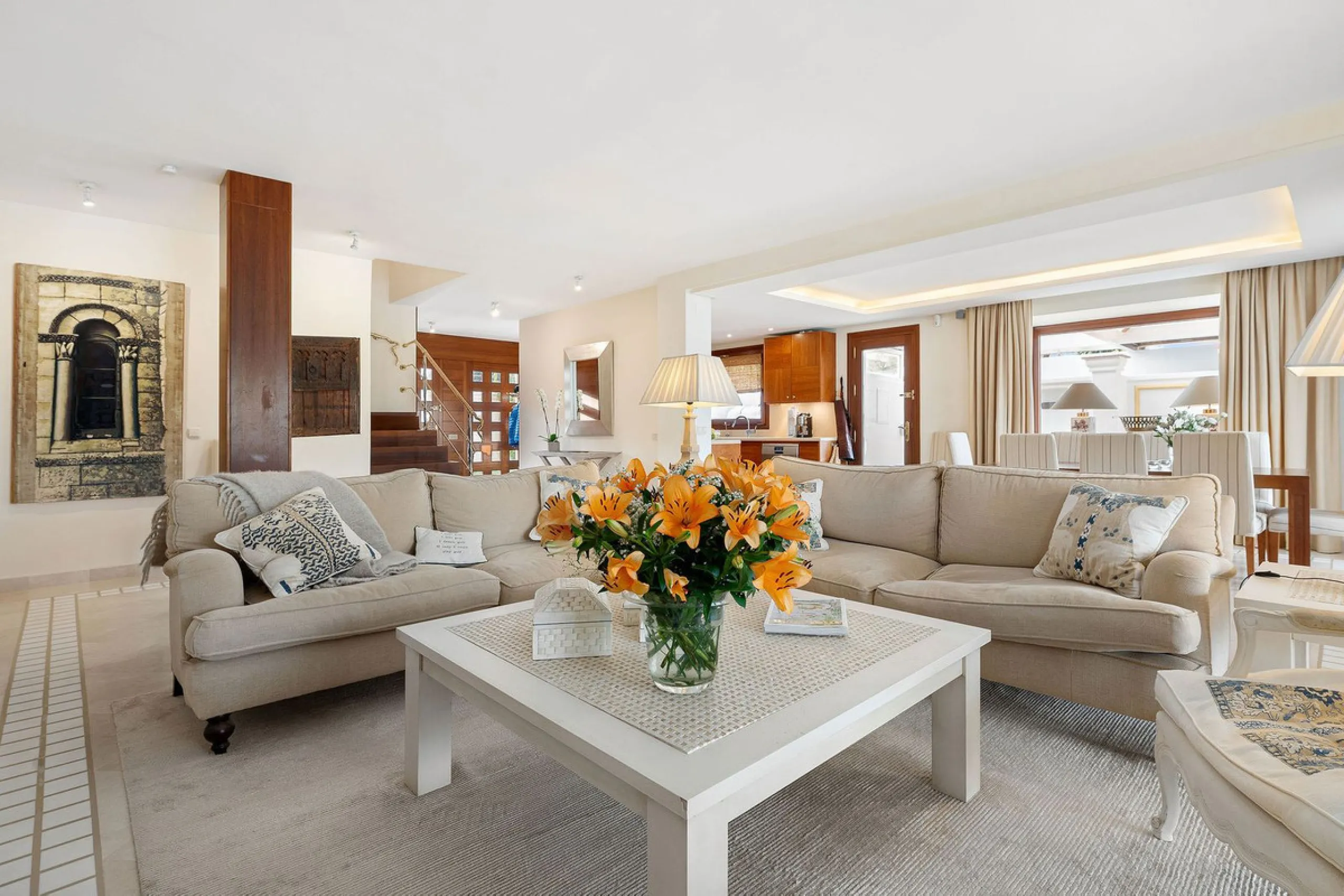 Rare opportunity to aquire a classic villa in perfect condition frontline to Royal Las Brisas Golf. As you enter you immediately feel that the house was built to very high standards where details and personal touches can be seen throughout. The main floor