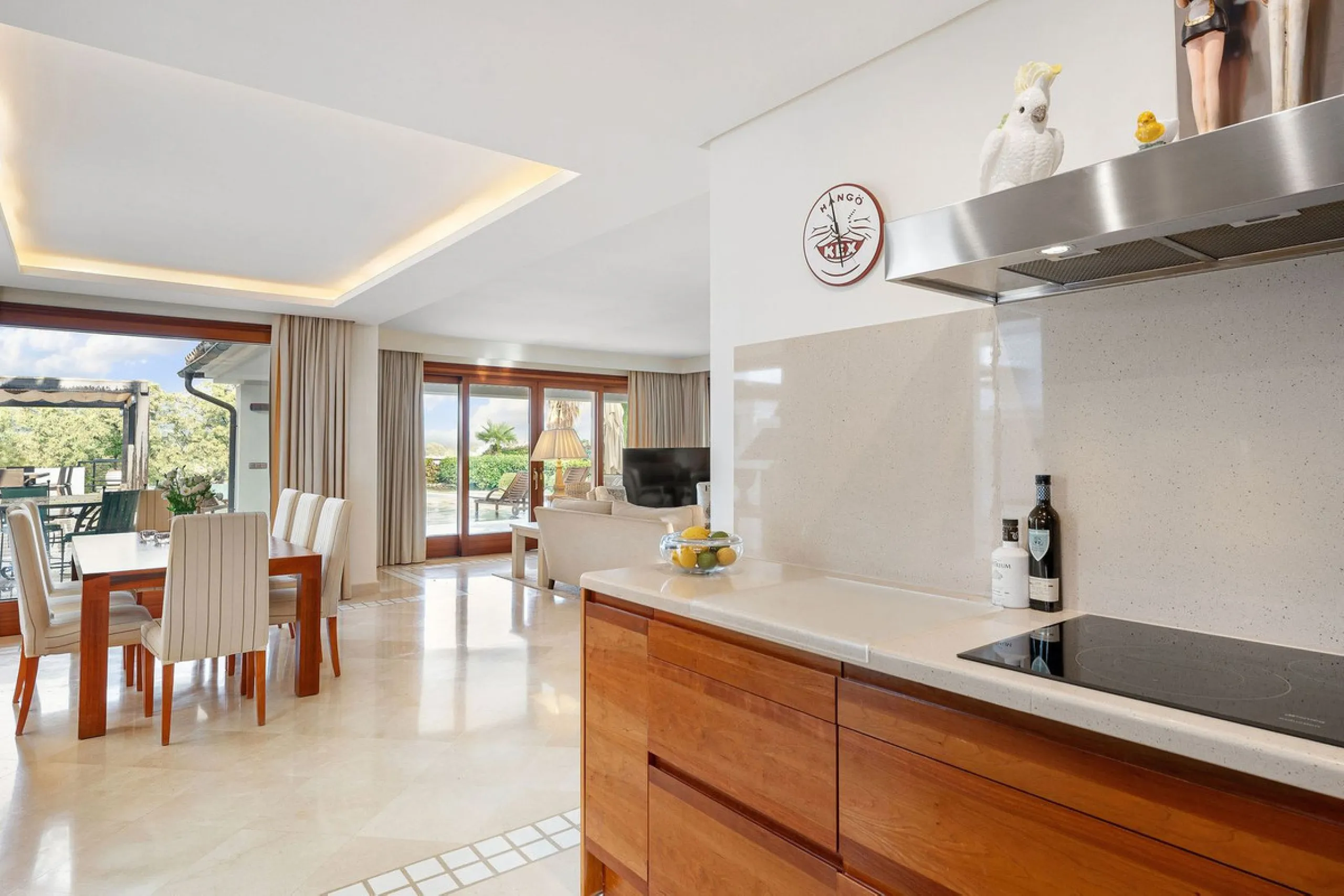 Rare opportunity to aquire a classic villa in perfect condition frontline to Royal Las Brisas Golf. As you enter you immediately feel that the house was built to very high standards where details and personal touches can be seen throughout. The main floor