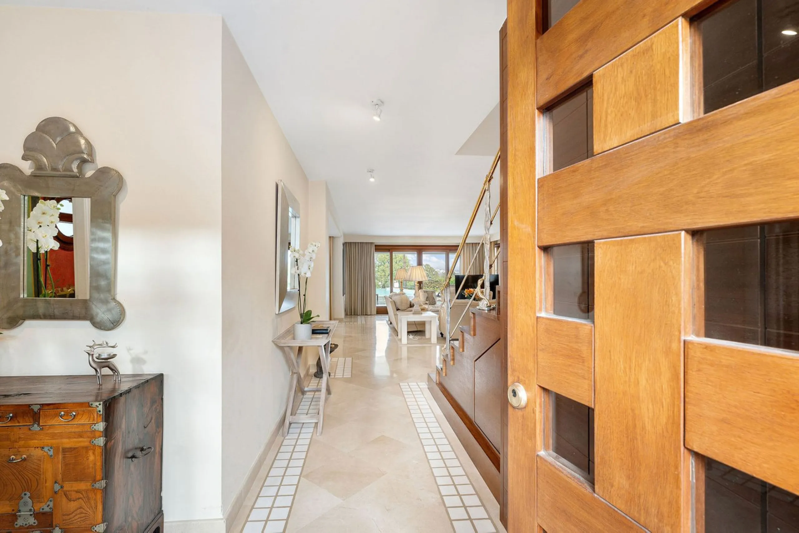 Rare opportunity to aquire a classic villa in perfect condition frontline to Royal Las Brisas Golf. As you enter you immediately feel that the house was built to very high standards where details and personal touches can be seen throughout. The main floor