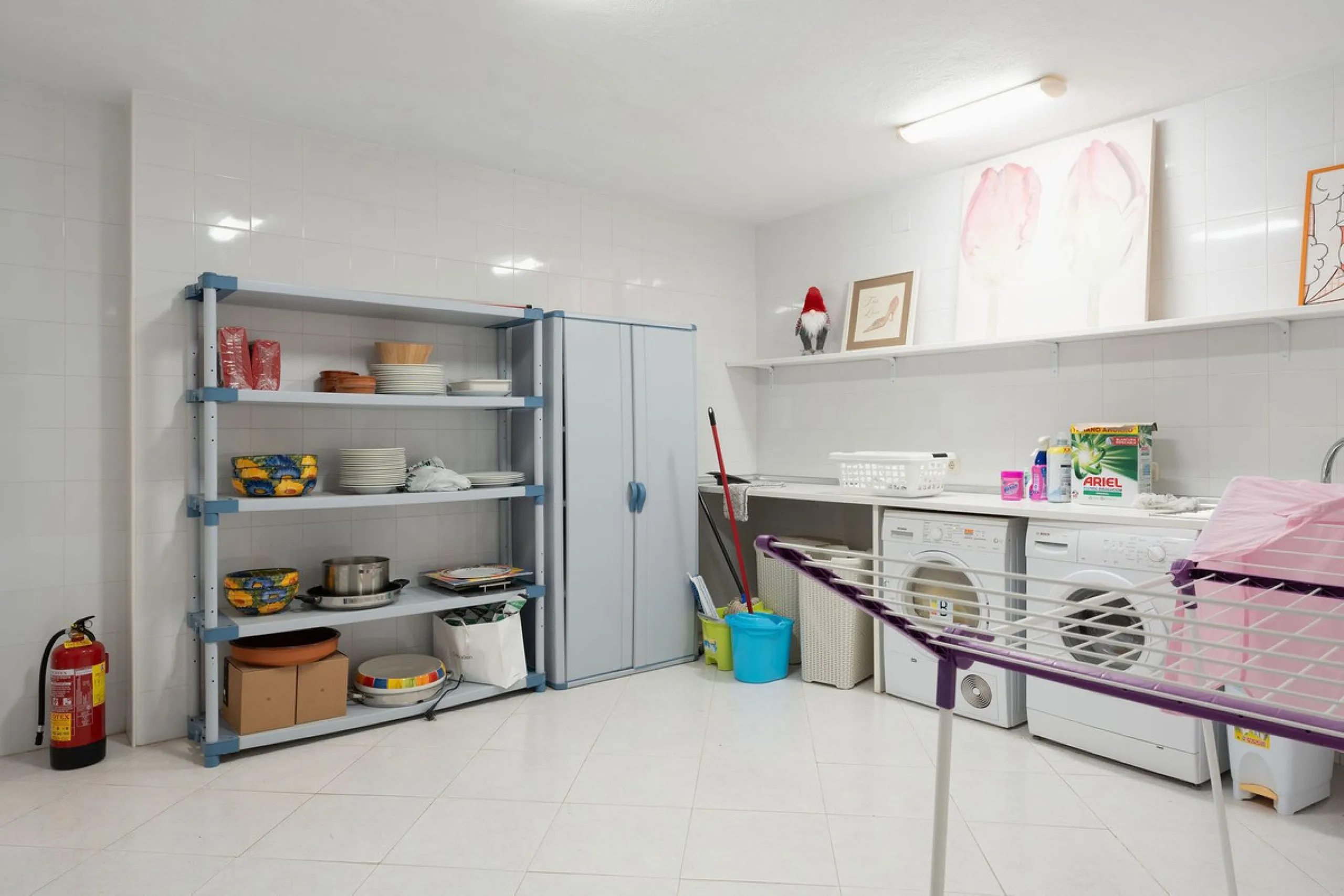 Rare opportunity to aquire a classic villa in perfect condition frontline to Royal Las Brisas Golf. As you enter you immediately feel that the house was built to very high standards where details and personal touches can be seen throughout. The main floor