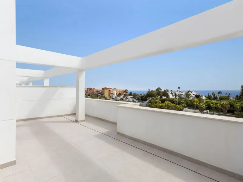 Amazing Corner Penthouse with Panoramic Sea & Mountain Views Estepona