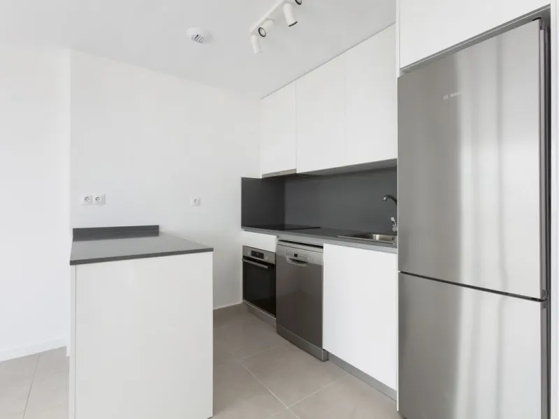 Apartment - Penthouse в продаже в Estepona, Málaga. В доме 3 спален и 2 ванных комнат. Площадь дома 100 м²