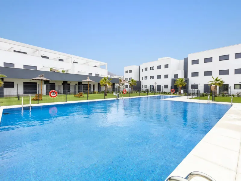 Apartment - Penthouse в продаже в Estepona, Málaga. В доме 3 спален и 2 ванных комнат. Площадь дома 100 м²