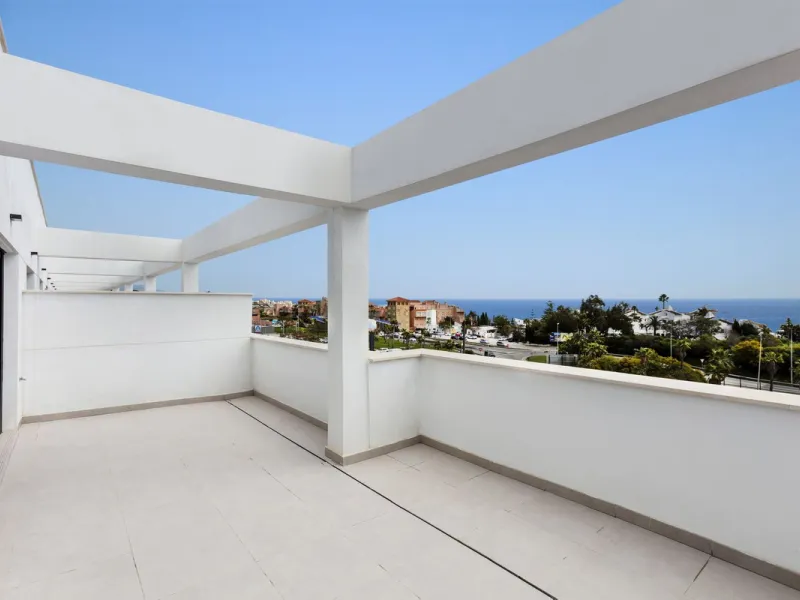 Stylish 2-Bedroom Penthouse with Stunning Sea & Mountain Views in Estepona