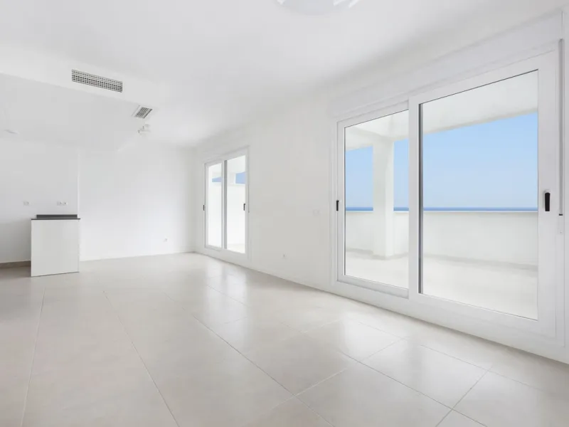 Stylish 2-Bedroom Penthouse with Stunning Sea & Mountain Views in Estepona