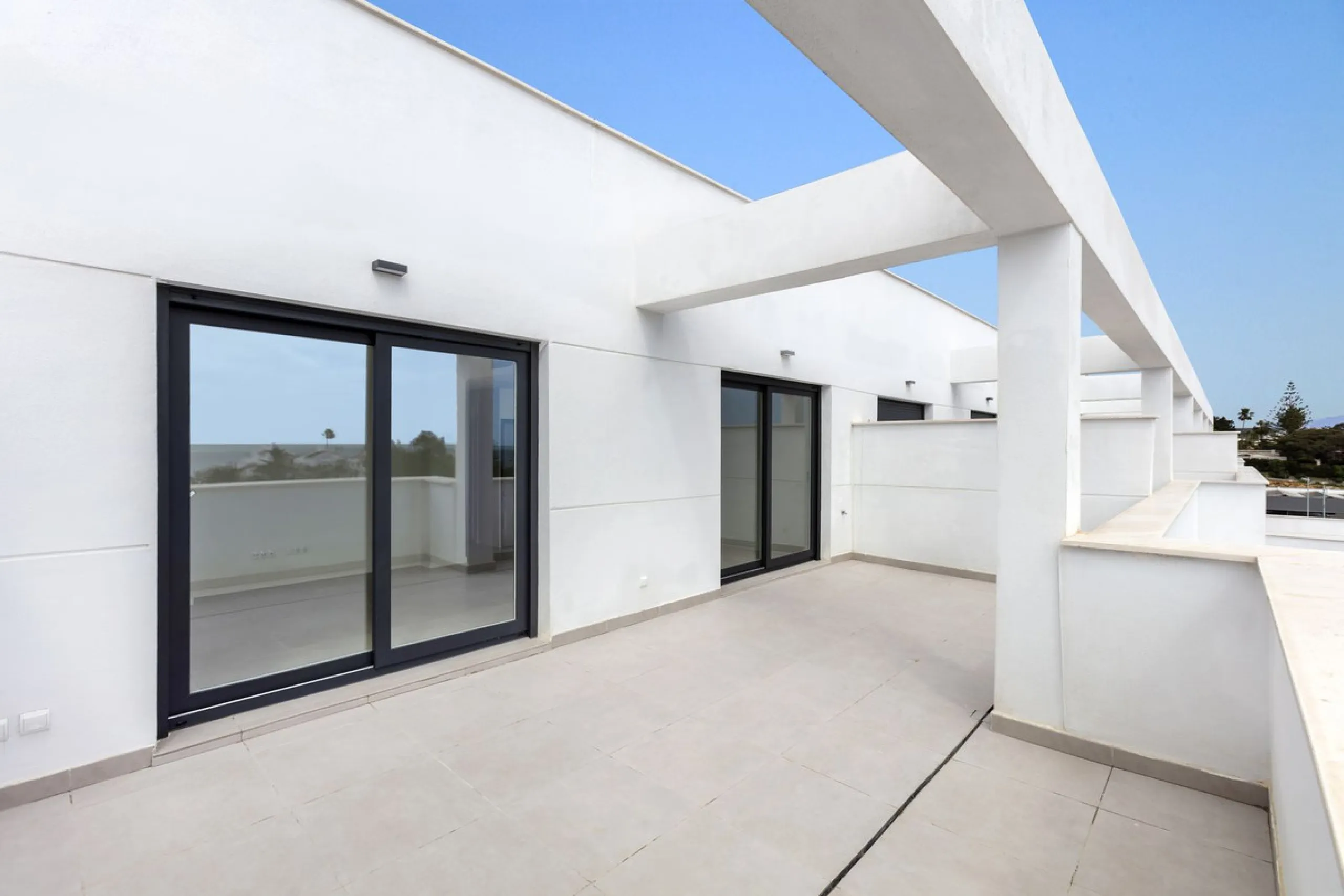 Stylish 2-Bedroom Penthouse with Stunning Sea & Mountain Views in Estepona