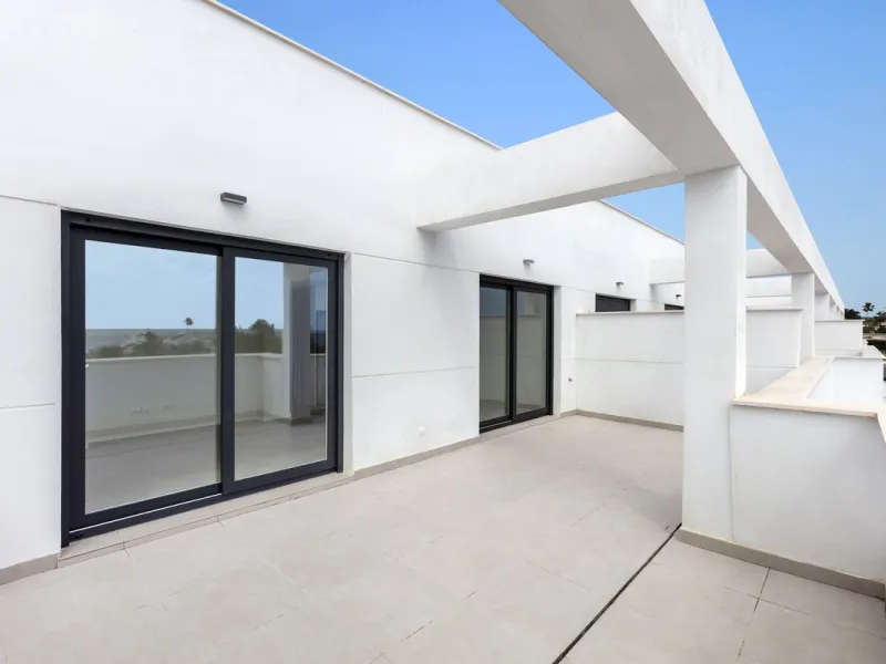 Stylish 2-Bedroom Penthouse with Stunning Sea & Mountain Views in Estepona