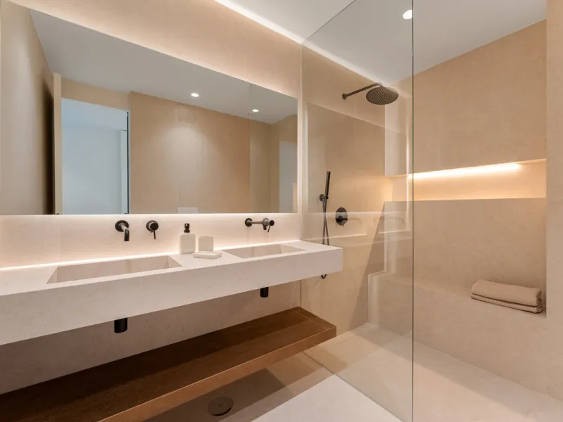 Casa Maria presents an exceptional opportunity to acquire a carefully curated apartment within the well-regarded gated community of Urbanización Terrazas de La Quinta, a residential enclave in Benahavís known for its quiet atmosphere and refined living en