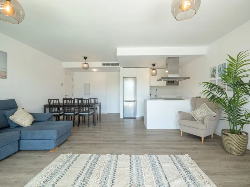 Apartment - Ground Floor Apartment в продаже в Estepona, Málaga. В доме 2 спален и 2 ванных комнат. Площадь дома 70 м². Площадь участка 27 м²
