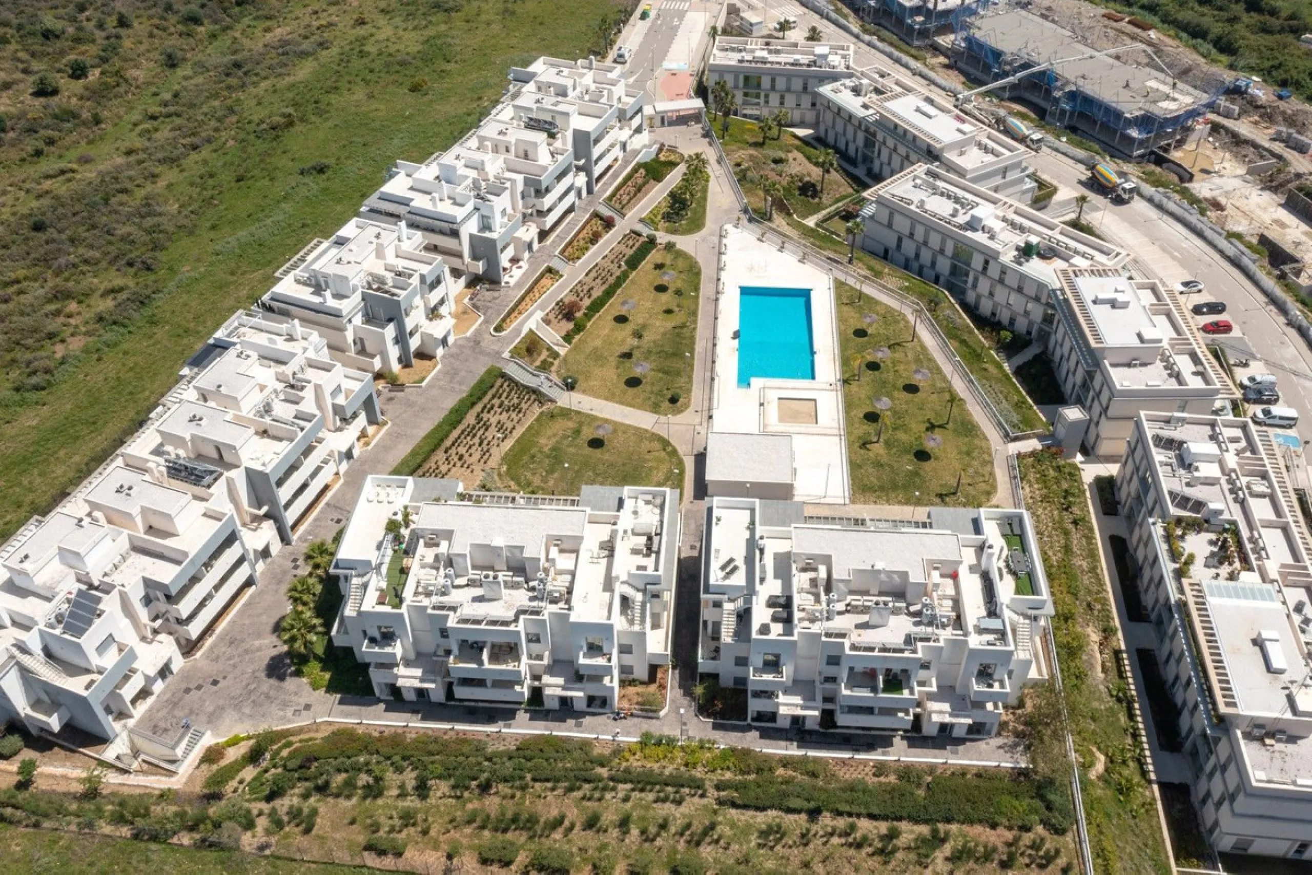 Apartment - Ground Floor Apartment в продаже в Estepona, Málaga. В доме 2 спален и 2 ванных комнат. Площадь дома 70 м². Площадь участка 27 м²
