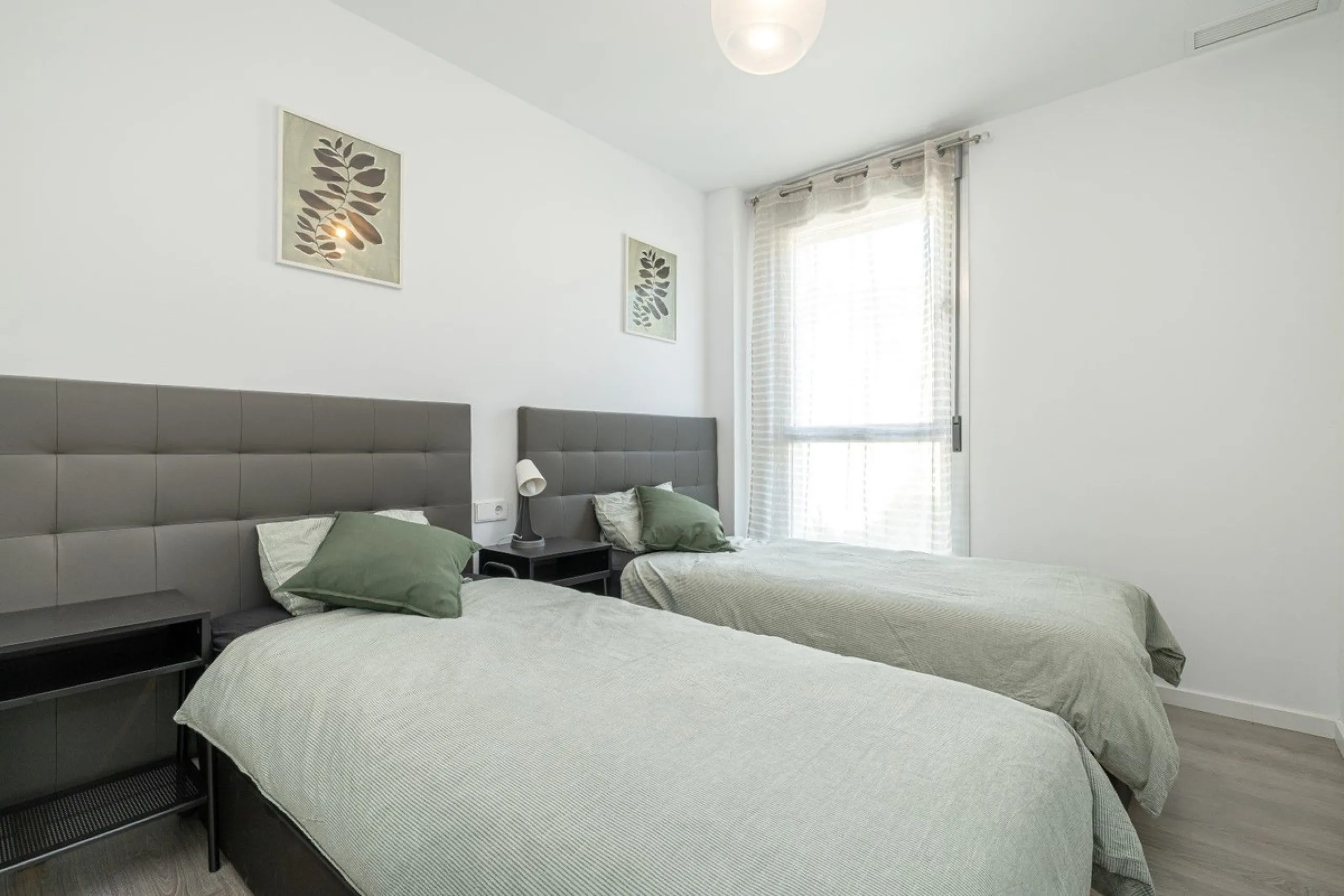 Apartment - Ground Floor Apartment в продаже в Estepona, Málaga. В доме 2 спален и 2 ванных комнат. Площадь дома 70 м². Площадь участка 27 м²