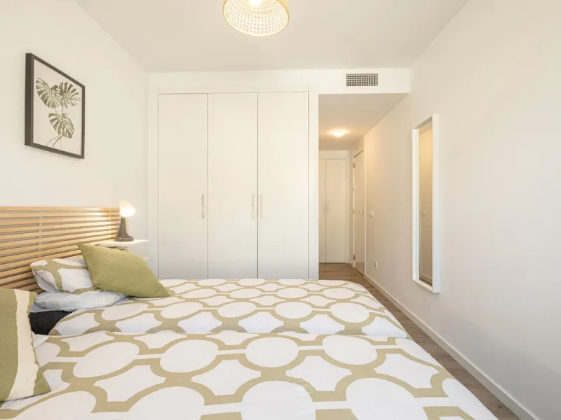 Apartment - Ground Floor Apartment в продаже в Estepona, Málaga. В доме 2 спален и 2 ванных комнат. Площадь дома 70 м². Площадь участка 27 м²
