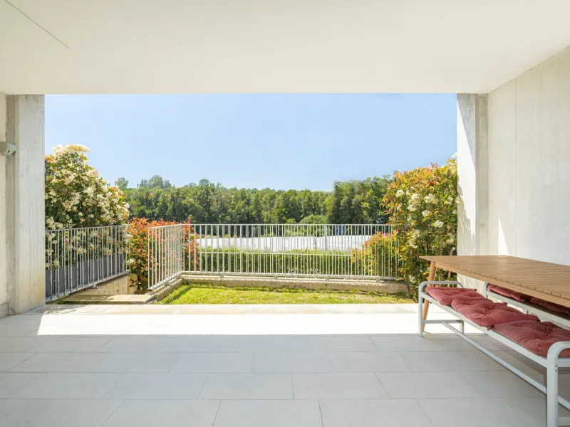 Apartment - Ground Floor Apartment в продаже в Estepona, Málaga. В доме 2 спален и 2 ванных комнат. Площадь дома 70 м². Площадь участка 27 м²