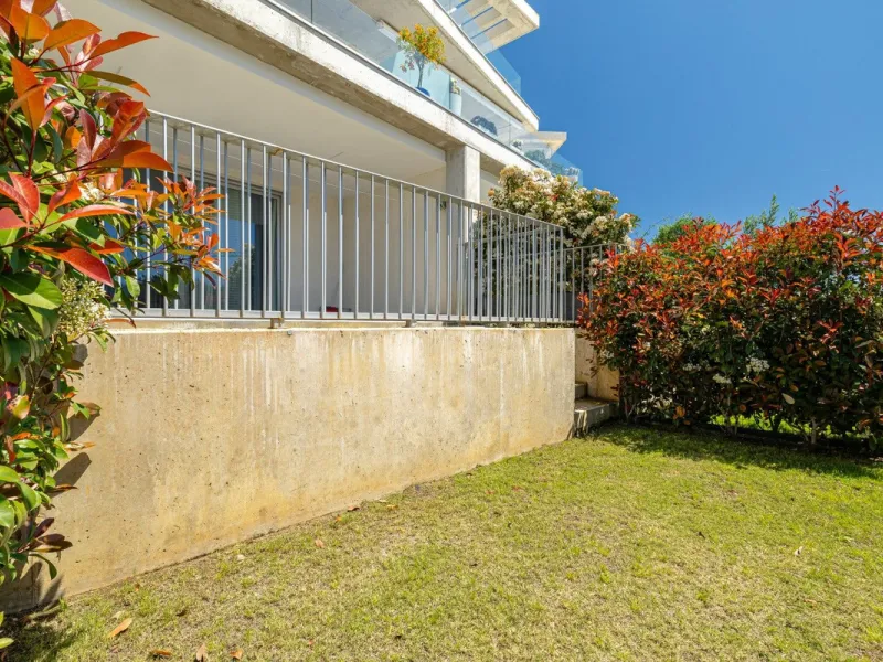 Apartment - Ground Floor Apartment в продаже в Estepona, Málaga. В доме 2 спален и 2 ванных комнат. Площадь дома 70 м². Площадь участка 27 м²