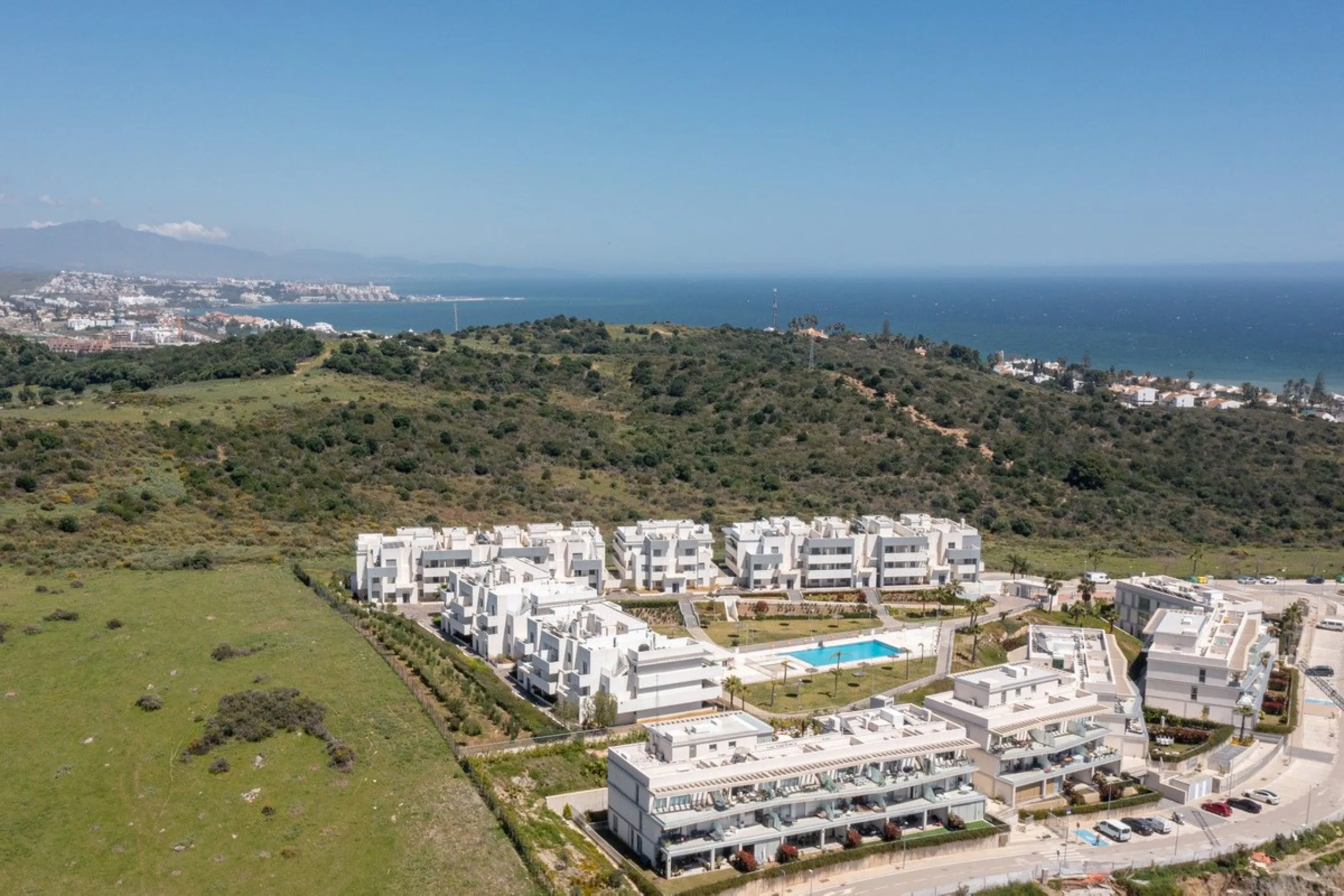 Apartment - Ground Floor Apartment в продаже в Estepona, Málaga. В доме 2 спален и 2 ванных комнат. Площадь дома 70 м². Площадь участка 27 м²