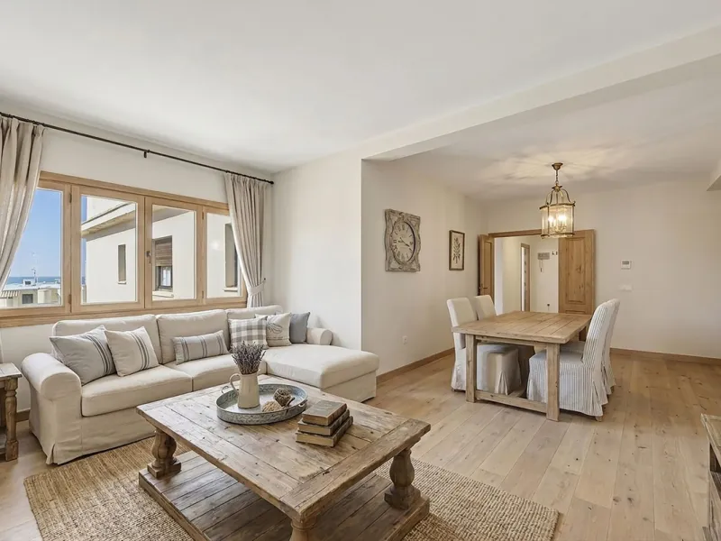 Vibrant City Living: Top Floor Jewel in the Heart of Marbella