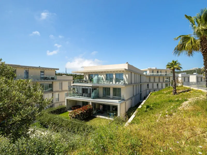 Apartment - Ground Floor Apartment в продаже в Estepona, Málaga. В доме 2 спален и 2 ванных комнат. Площадь дома 70 м². Площадь участка 27 м²