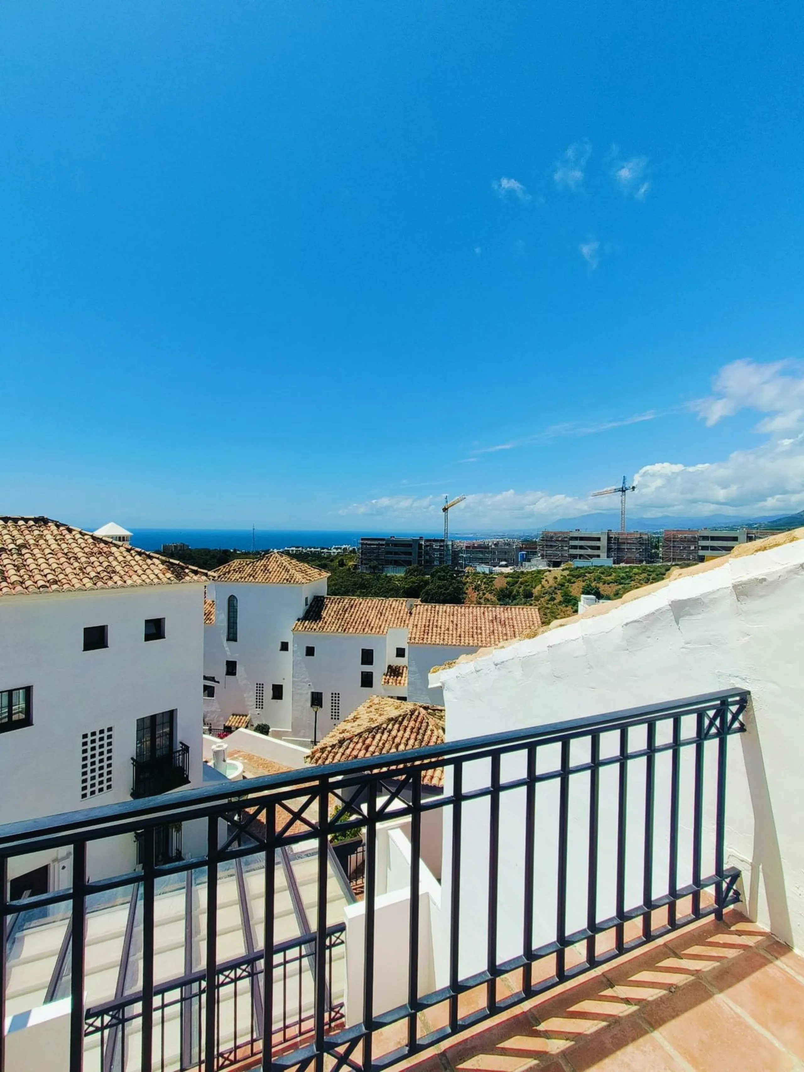 Discover your dream home with this stunning townhouse in the prestigious Pueblo Los Monteros Urb. located in Altos de Los Monteros, Marbella.