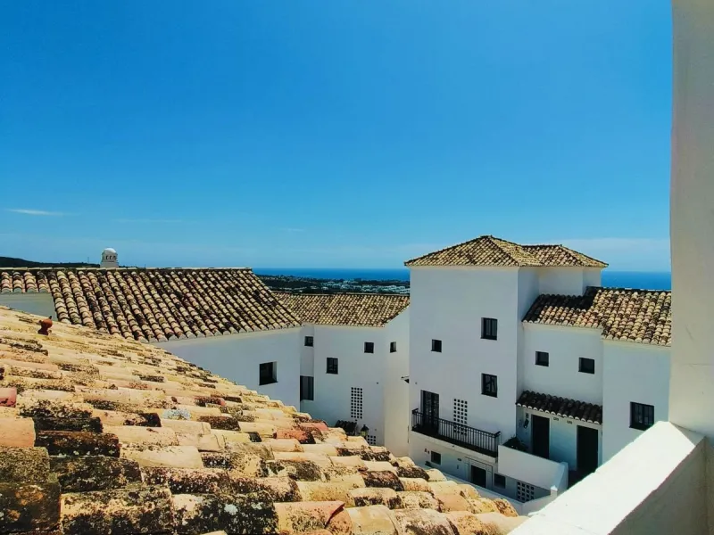 Discover your dream home with this stunning townhouse in the prestigious Pueblo Los Monteros Urb. located in Altos de Los Monteros, Marbella.