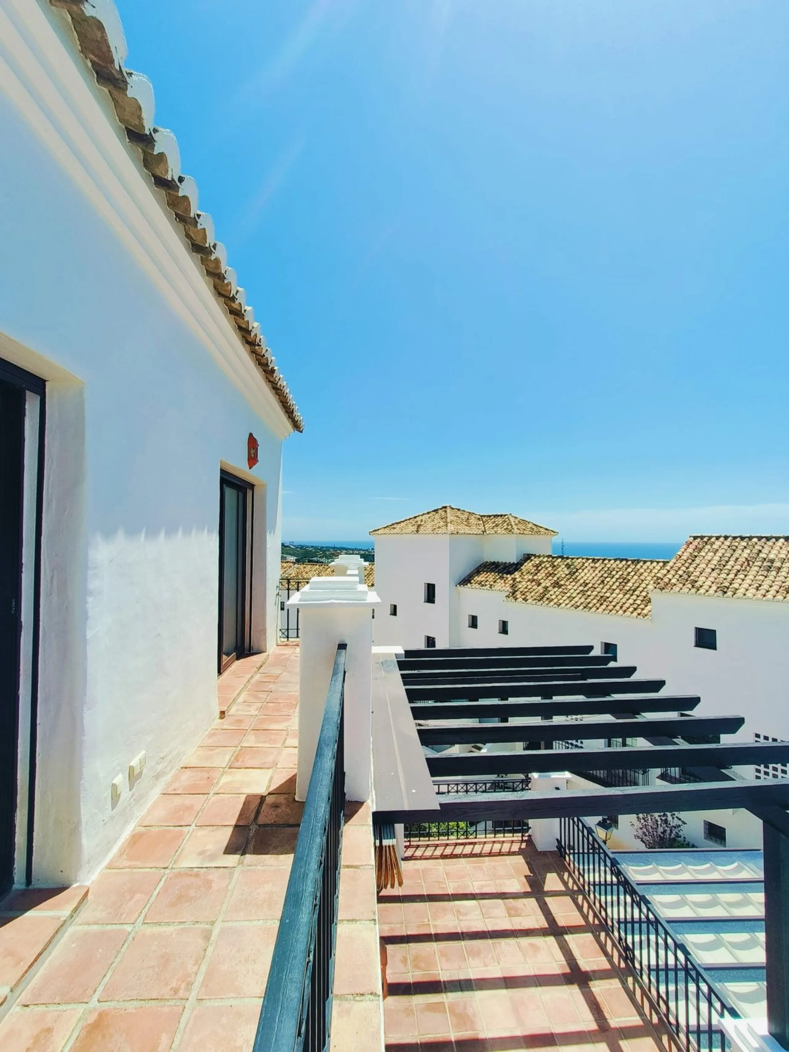 Discover your dream home with this stunning townhouse in the prestigious Pueblo Los Monteros Urb. located in Altos de Los Monteros, Marbella.