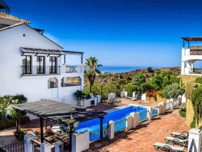 Discover your dream home with this stunning townhouse in the prestigious Pueblo Los Monteros Urb. located in Altos de Los Monteros, Marbella.