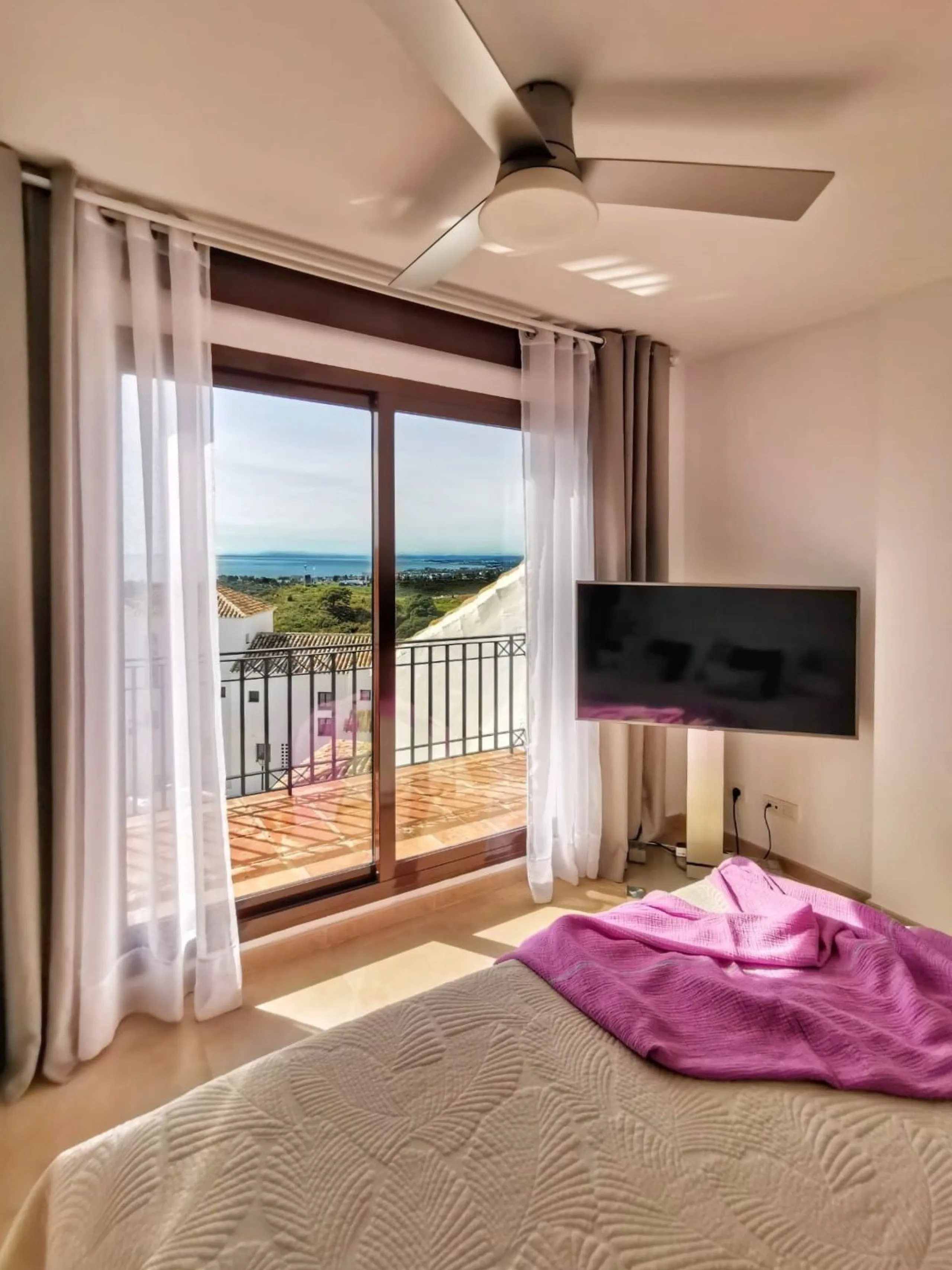 Discover your dream home with this stunning townhouse in the prestigious Pueblo Los Monteros Urb. located in Altos de Los Monteros, Marbella.