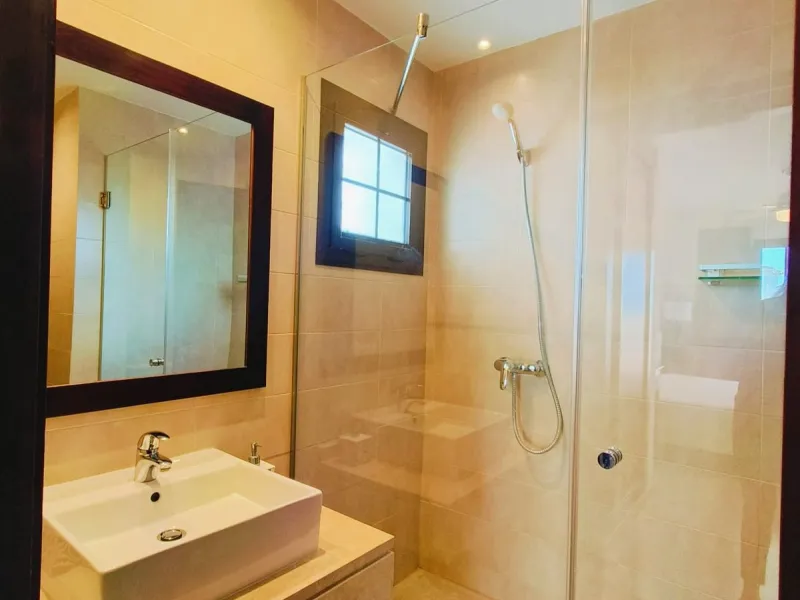 Discover your dream home with this stunning townhouse in the prestigious Pueblo Los Monteros Urb. located in Altos de Los Monteros, Marbella.