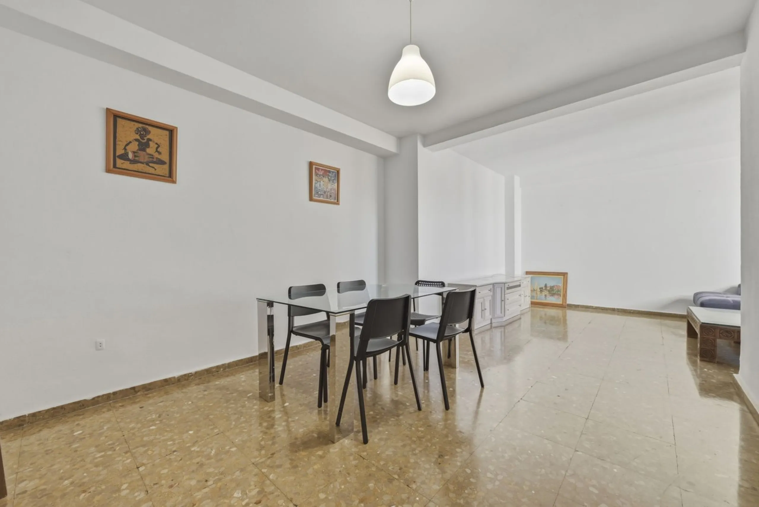 Vibrant City Living: Top Floor Jewel in the Heart of Marbella