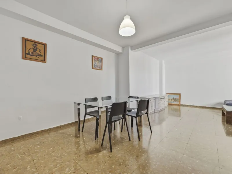 Vibrant City Living: Top Floor Jewel in the Heart of Marbella