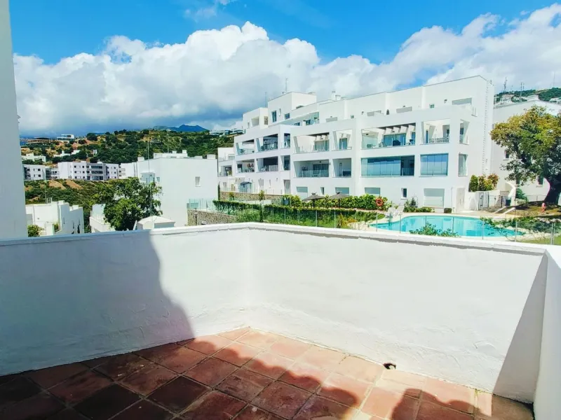 Discover your dream home with this stunning townhouse in the prestigious Pueblo Los Monteros Urb. located in Altos de Los Monteros, Marbella.