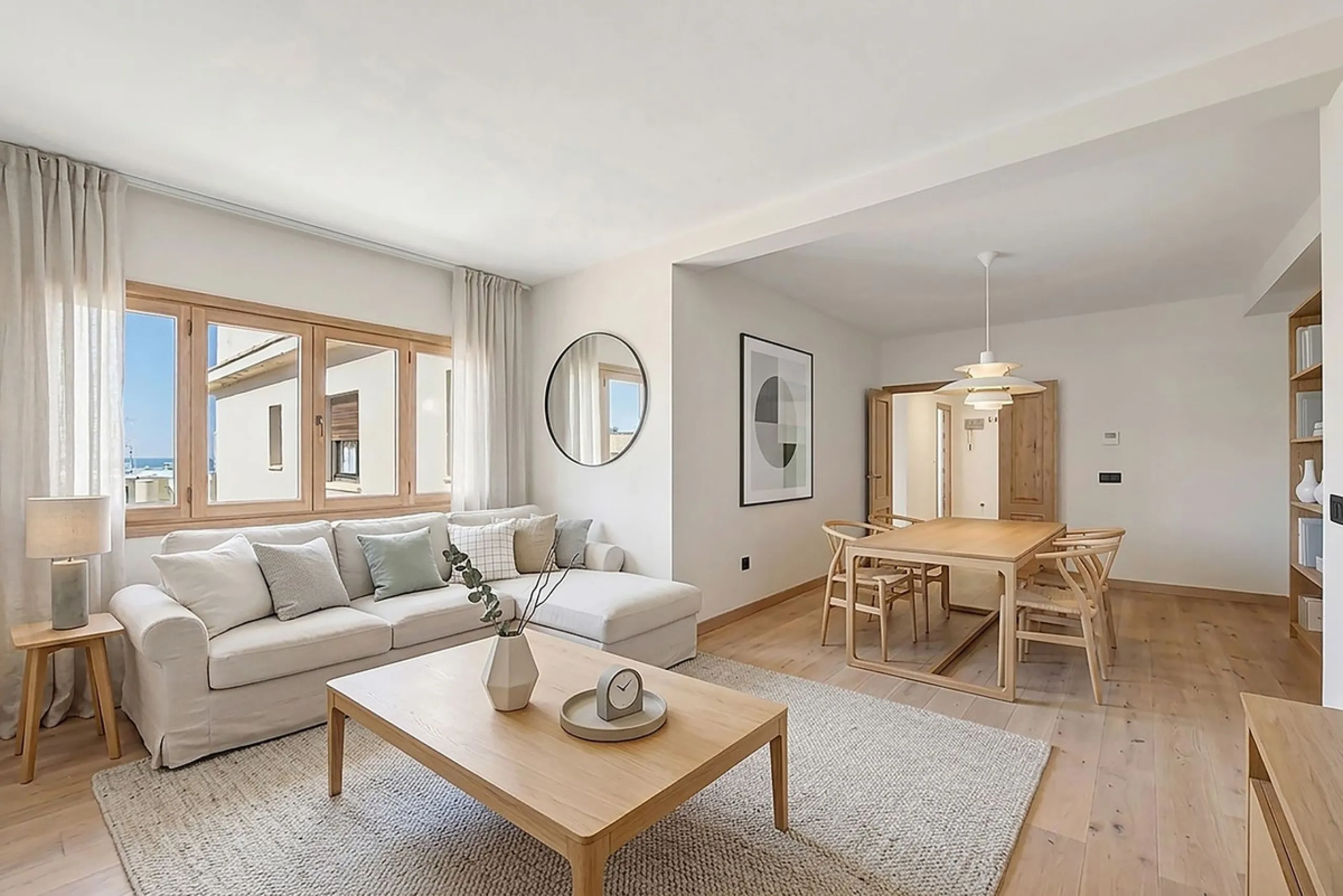 Vibrant City Living: Top Floor Jewel in the Heart of Marbella