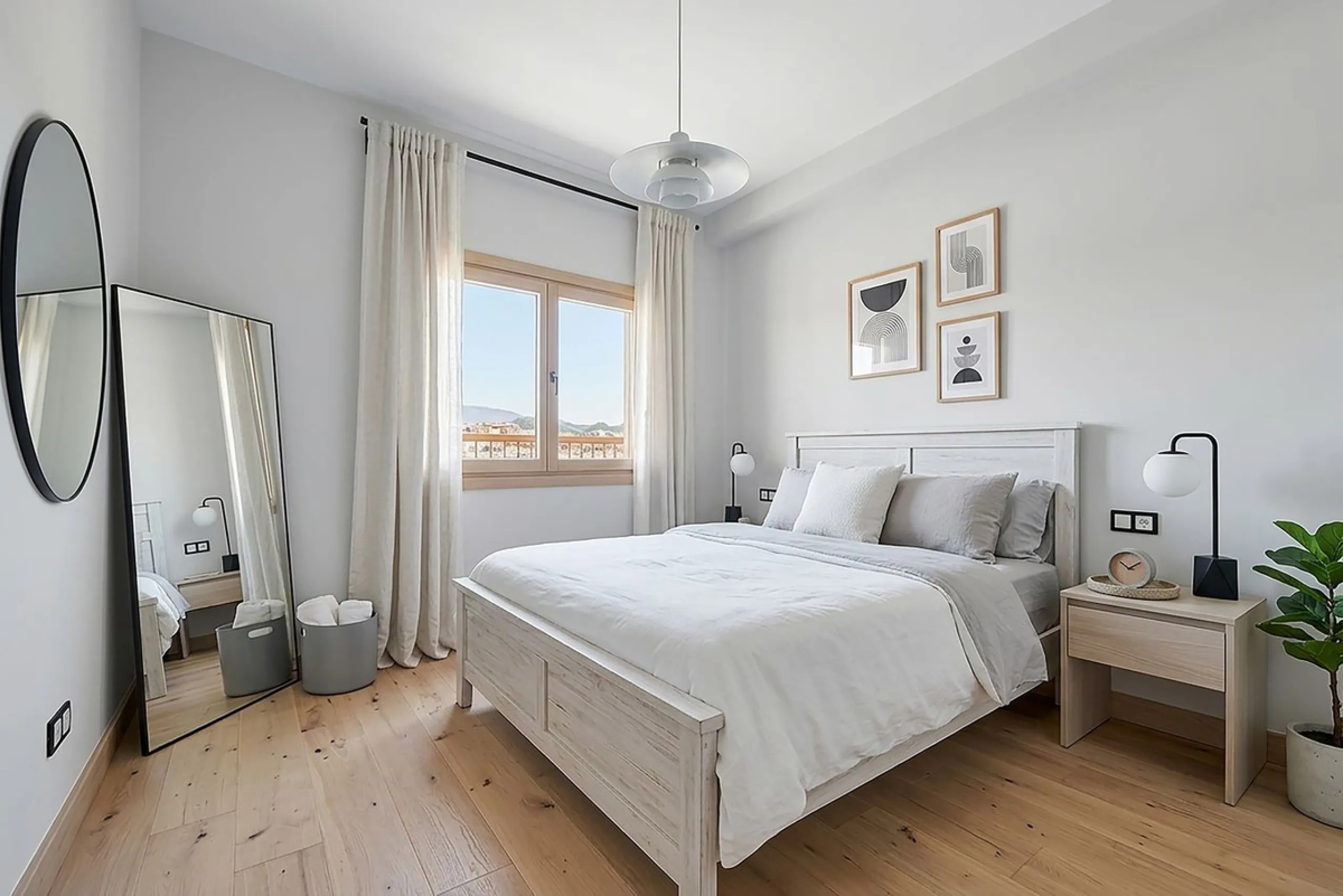 Vibrant City Living: Top Floor Jewel in the Heart of Marbella