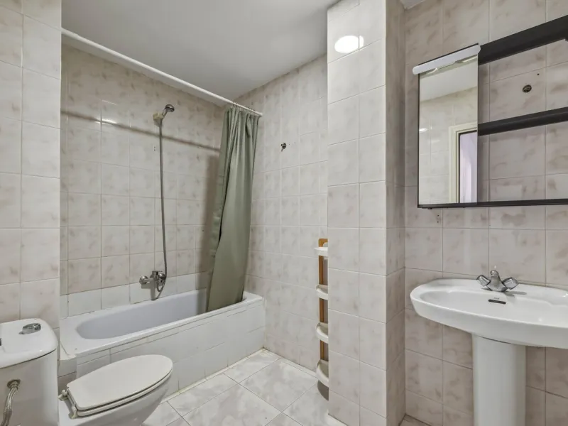 Vibrant City Living: Top Floor Jewel in the Heart of Marbella