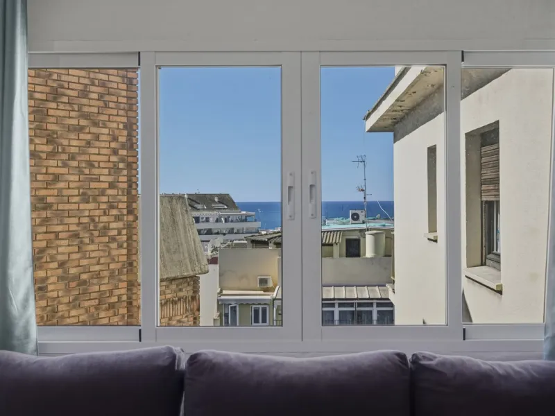 Vibrant City Living: Top Floor Jewel in the Heart of Marbella