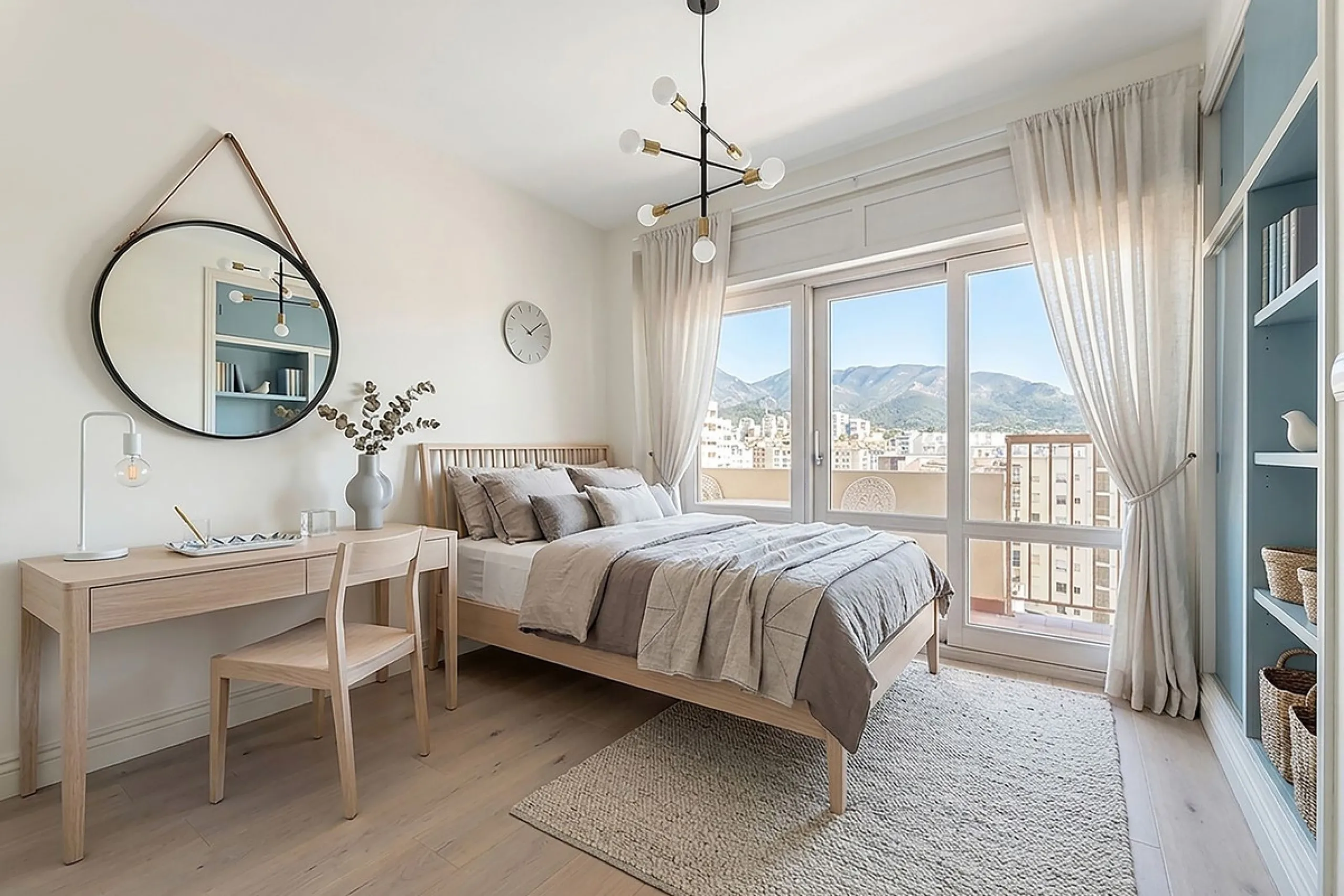 Vibrant City Living: Top Floor Jewel in the Heart of Marbella