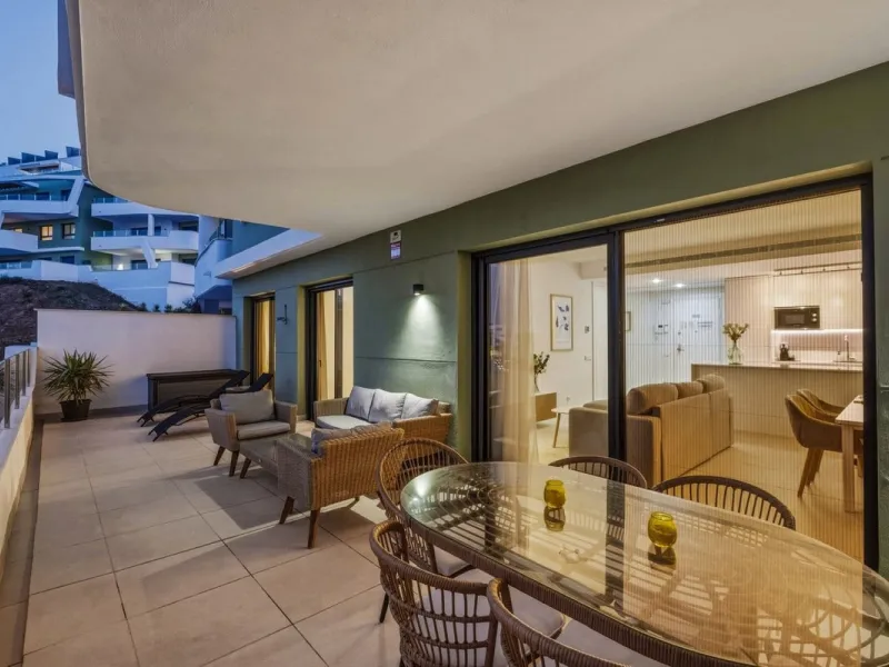 Moderne Wohnung mit zwei Schlafzimmern in Calanova Golf