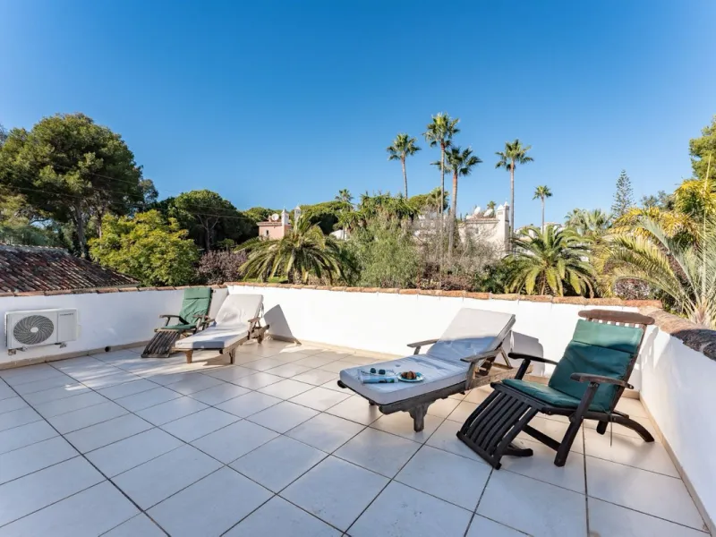 House - Detached Villa в продаже в Mijas, Málaga. В доме 4 спален и 4 ванных комнат. Площадь дома 250 м². Площадь участка 562 м²