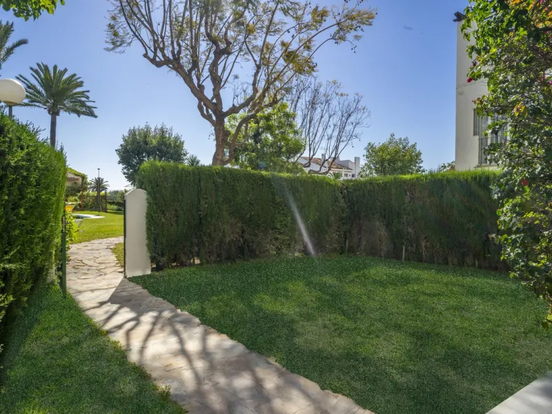 **Garden Apartment for Sale in a Highly Demanded Urbanisation **