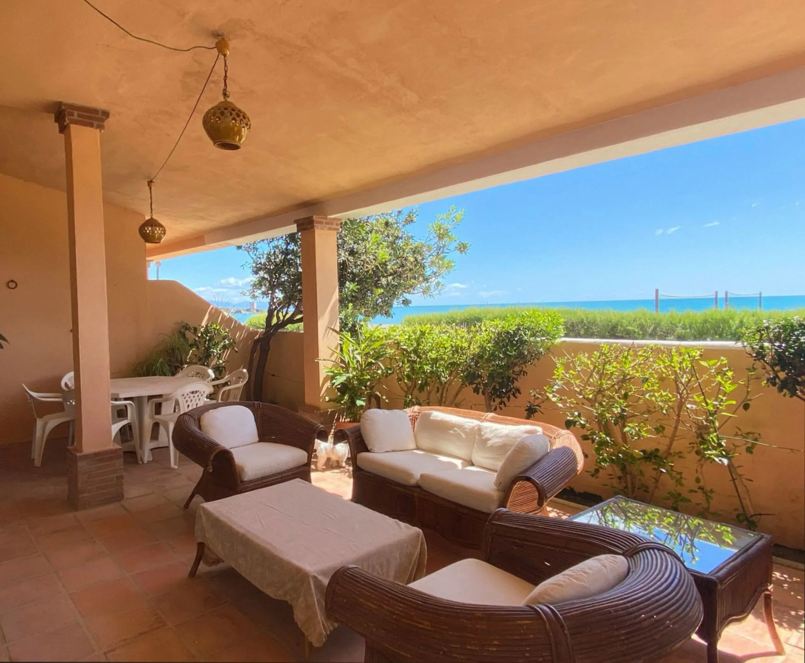 House - Townhouse в продаже в Casares, Málaga. В доме 4 спален и 4 ванных комнат. Площадь дома 153 м². Площадь участка 32 м²