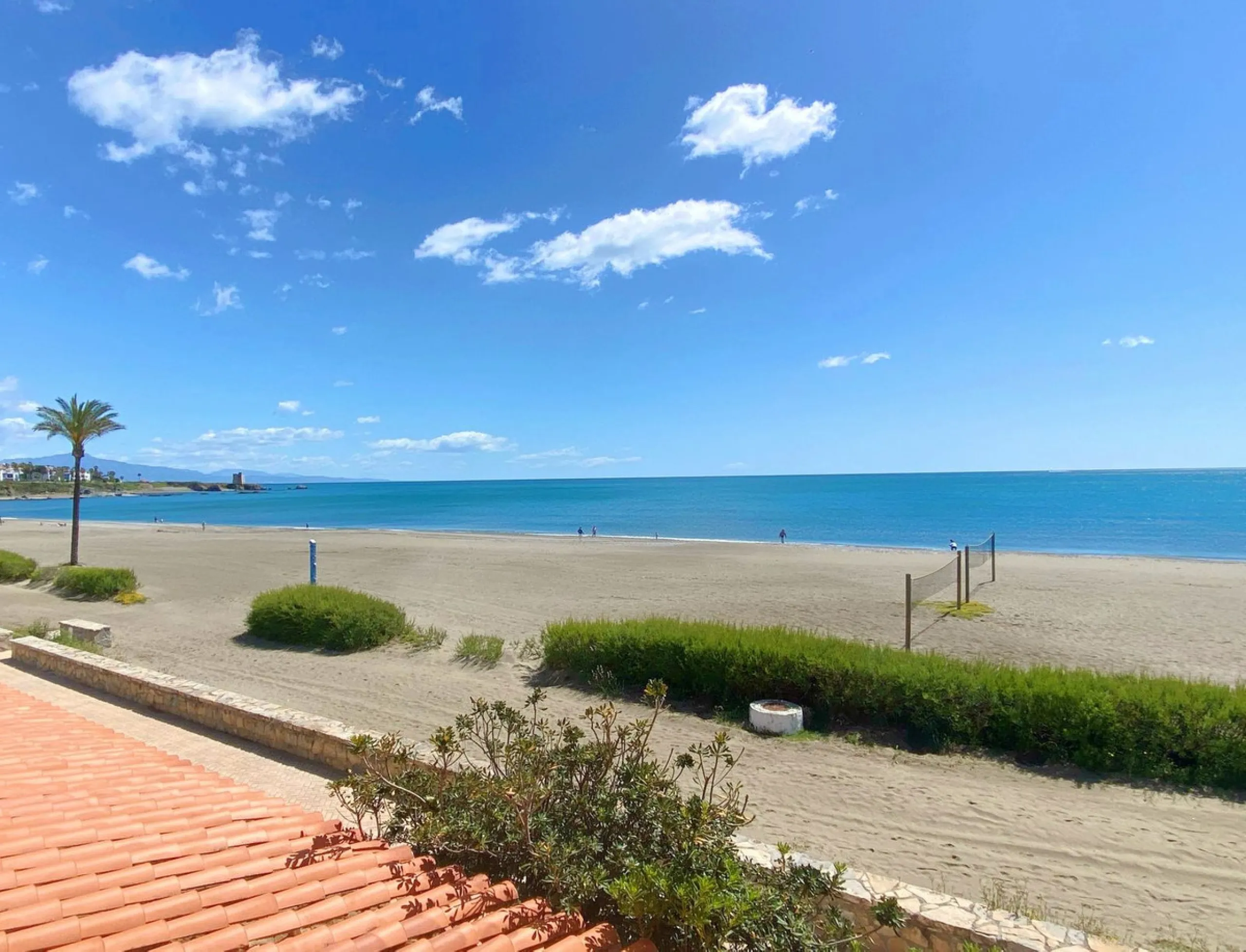 House - Townhouse в продаже в Casares, Málaga. В доме 4 спален и 4 ванных комнат. Площадь дома 153 м². Площадь участка 32 м²
