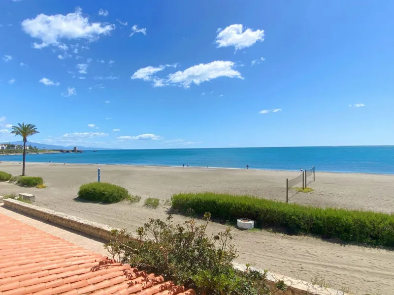 House - Townhouse в продаже в Casares, Málaga. В доме 4 спален и 4 ванных комнат. Площадь дома 153 м². Площадь участка 32 м²