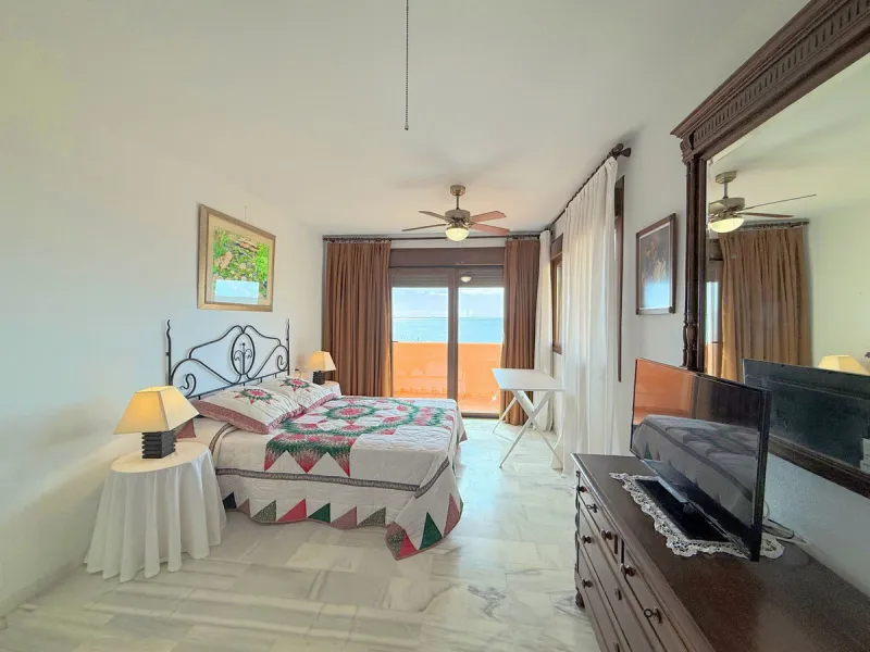 House - Townhouse в продаже в Casares, Málaga. В доме 4 спален и 4 ванных комнат. Площадь дома 153 м². Площадь участка 32 м²