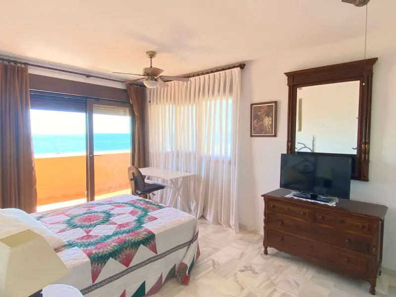 House - Townhouse в продаже в Casares, Málaga. В доме 4 спален и 4 ванных комнат. Площадь дома 153 м². Площадь участка 32 м²