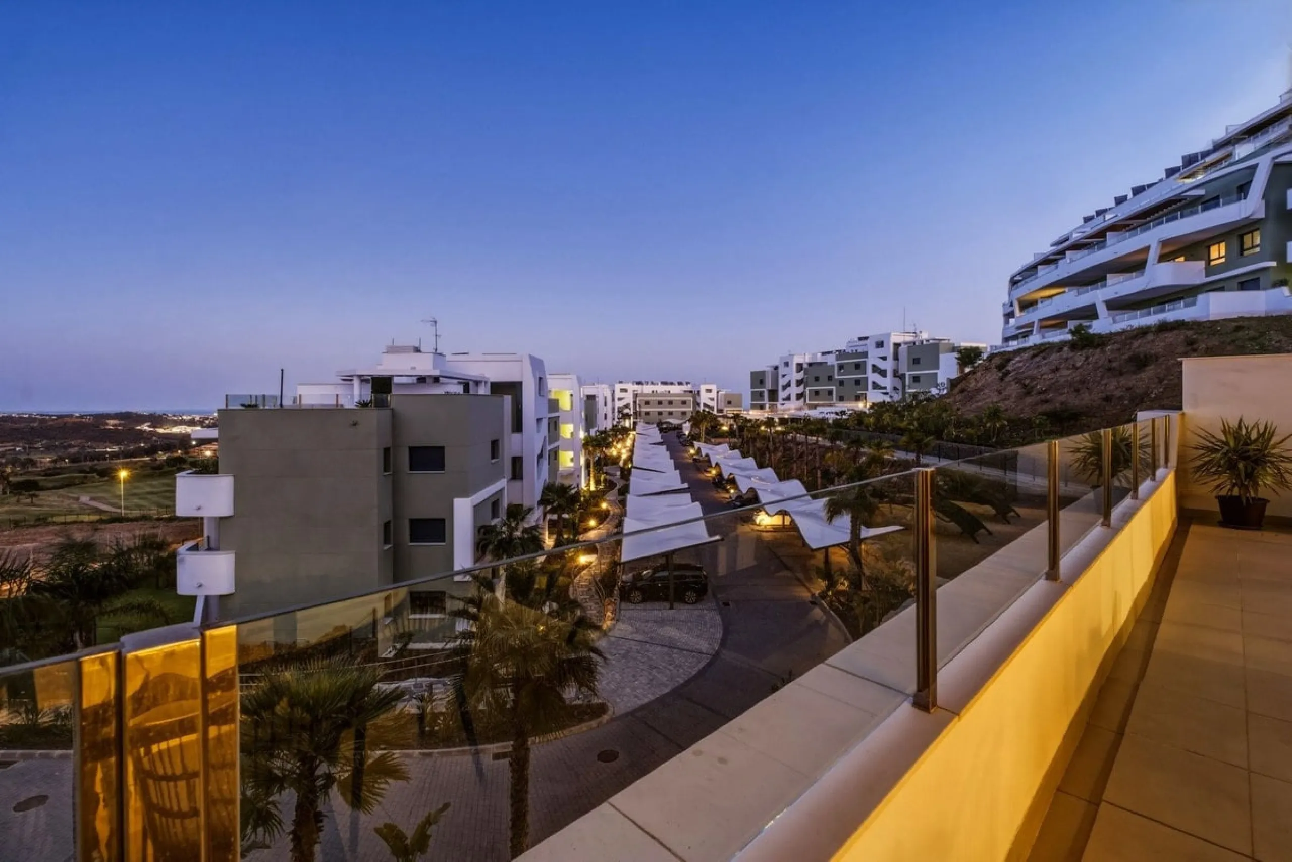 Moderne Wohnung mit zwei Schlafzimmern in Calanova Golf