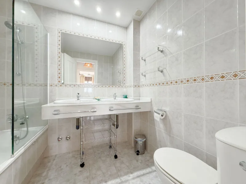House - Townhouse в продаже в Casares, Málaga. В доме 4 спален и 4 ванных комнат. Площадь дома 153 м². Площадь участка 32 м²