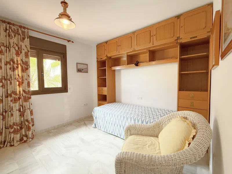 House - Townhouse в продаже в Casares, Málaga. В доме 4 спален и 4 ванных комнат. Площадь дома 153 м². Площадь участка 32 м²